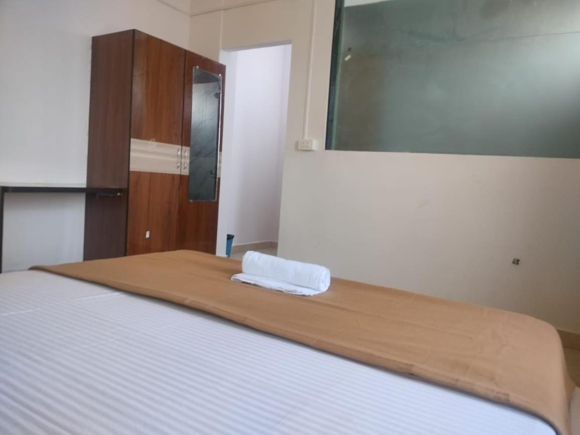 Hotel Golden Heights Gokarna Ngoại thất bức ảnh